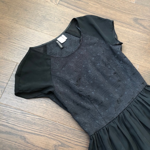 H&M Black A-line Flowy Chiffon Dress - Picture 4 of 5